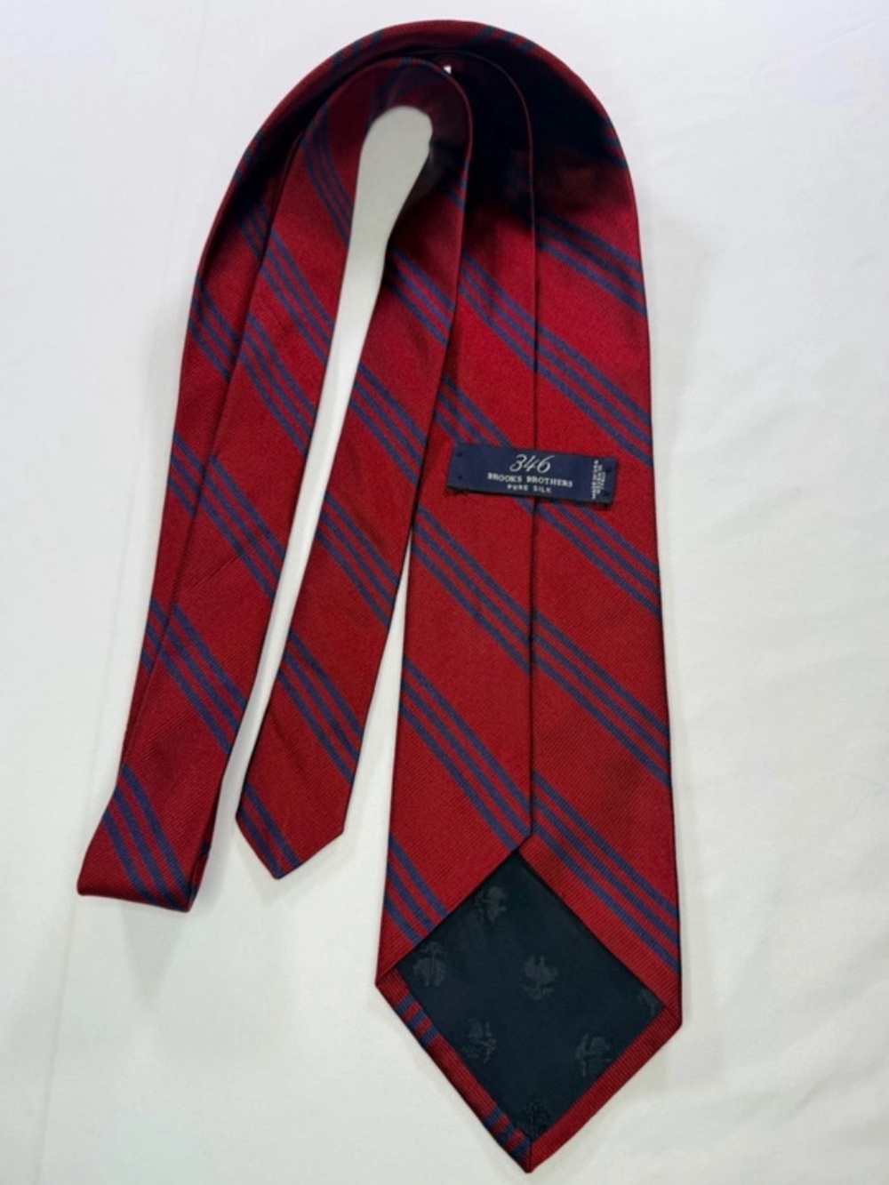 Brooks Brothers 346 Men's Red & Blue Striped Pure Silk Necktie
(3.75" Width)